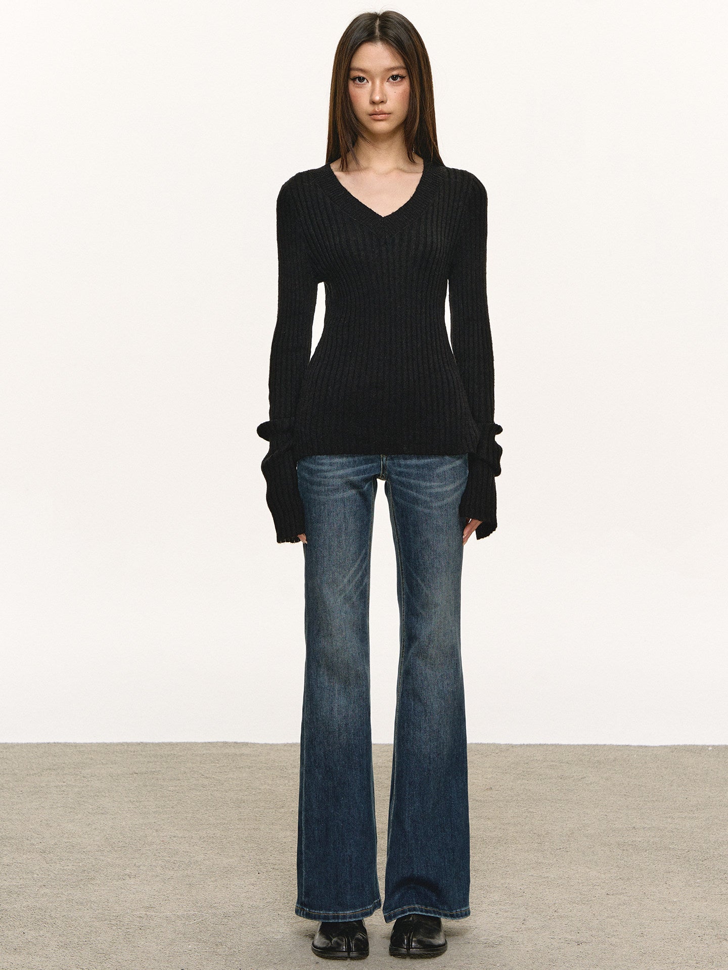 Anna Aneae black V-neck sweater base layer for women, autumn/winter soft and slimming pullover knit top