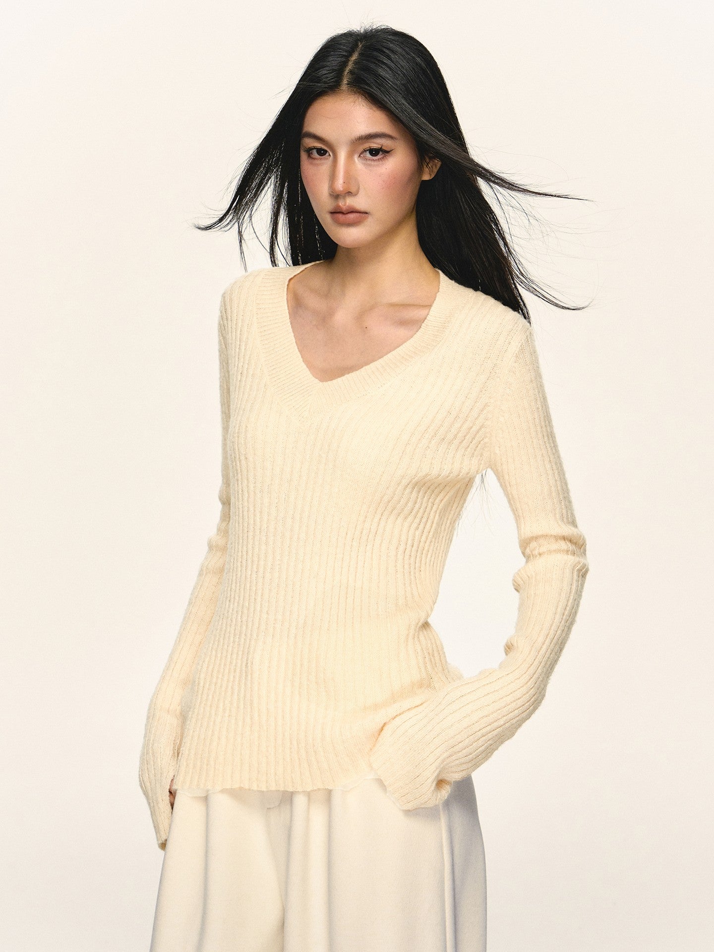 Anna Aneae black V-neck sweater base layer for women, autumn/winter soft and slimming pullover knit top